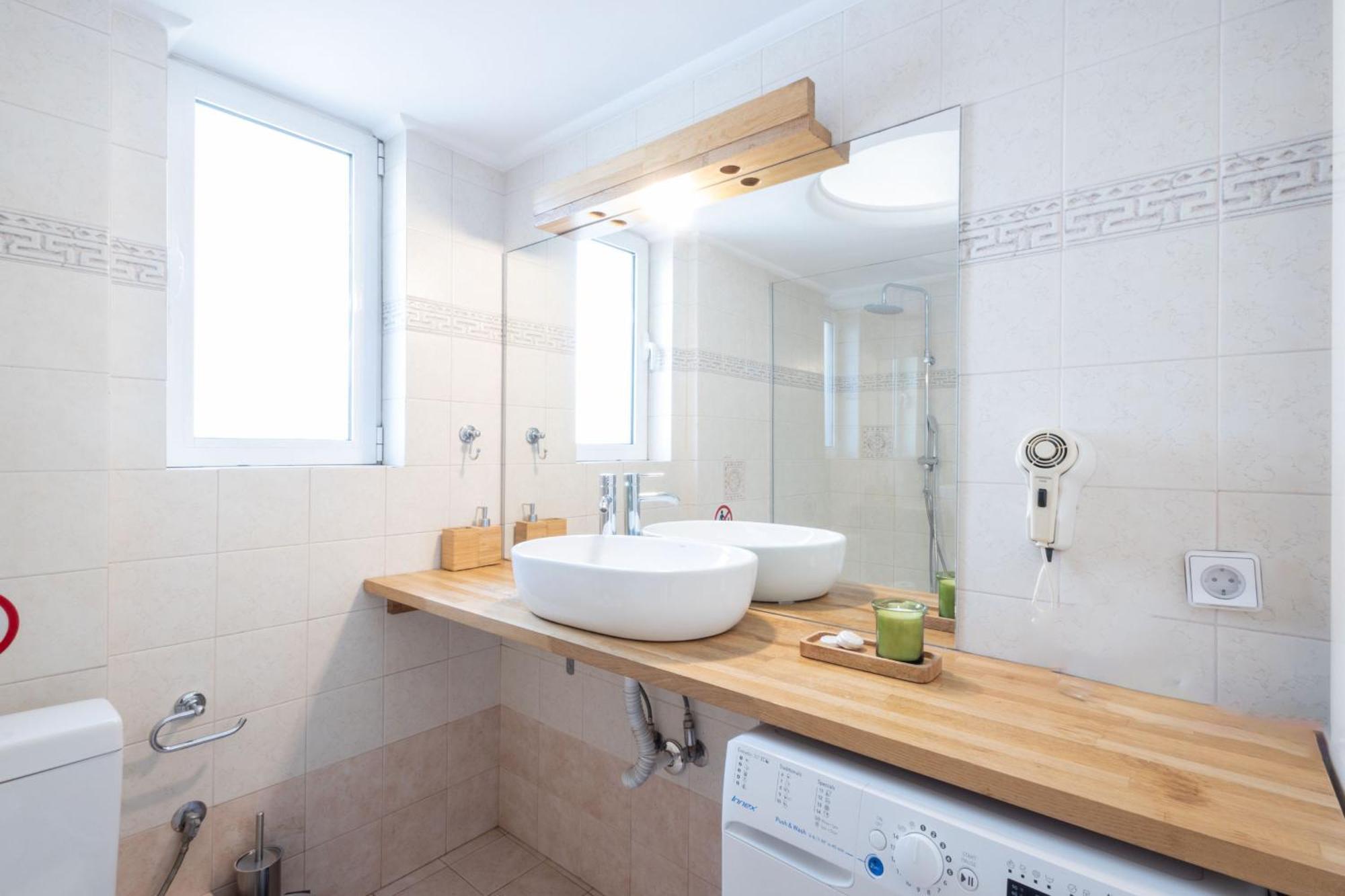 Luxury And Spacious Apt For 6 Guests Aten Exteriör bild